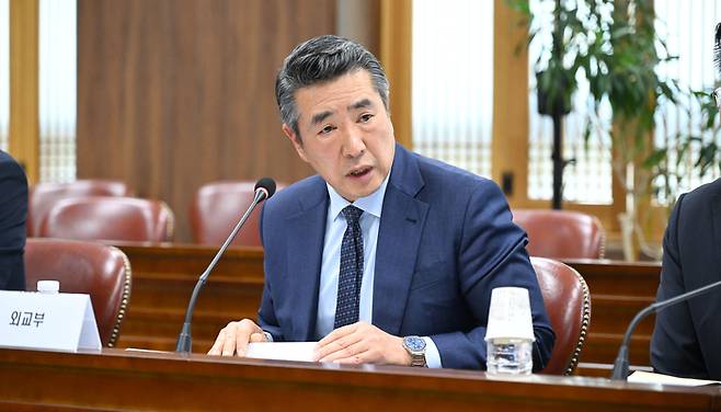 임갑수 한미원자력협력 정부대표가 9일 오전 외교부에서 제1회 한미원자력협력 범정부협의체 회의를 진행하고 있다. [사진=외교부 제공]