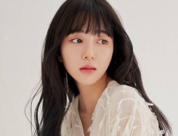 극단적 선택을 시도한 후 구조된 권민아의 팬미팅이 결국 무산됐다. 권민아 인스타그램 캡처