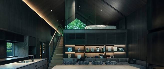 낫 어 호텔이 판매한 기타카루이자와 별장 내부. 희소한 건축물을 소유하면서 직접 숙박할 수 있고, 사용하지 않는 기간에는 유상 임대가 가능하다는 점이 초부유층의 주목을 받았다. 낫 어 호텔 홈페이지 캡처