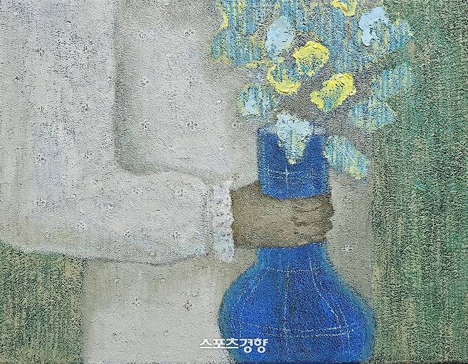 송선희 | blue vase, 50.5x65.5cm, oil & mixed media on canvas, 2025