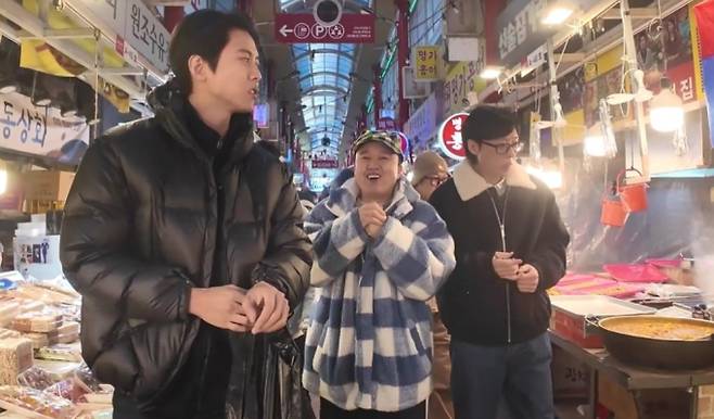 MBC ’놀면 뭐하니?’가 김광규의 60번째 생일을 맞아 특별한 하루를 선사한다. 유재석, 하하, 허경환, 주우재는 새 이불을 사고 싶다는 김광규의 소원을 들어주기 위해 수유시장을 방문해 ‘누워서 이불 피팅’ 서비스를 제공하며, 유재석이 추천한 노란색 이불과 주우재가 권한 다른 색 이불 사이에서 고민하는 김광규의 선택이 관심을 모은다. 멤버들이 김광규가 하고 싶은 것들을 하나씩 함께하며 60돌을 축하하는 모습은 1월 10일 토요일 오후 6시 30분에 방송된다.​​​​​​​​​​​​​​​​