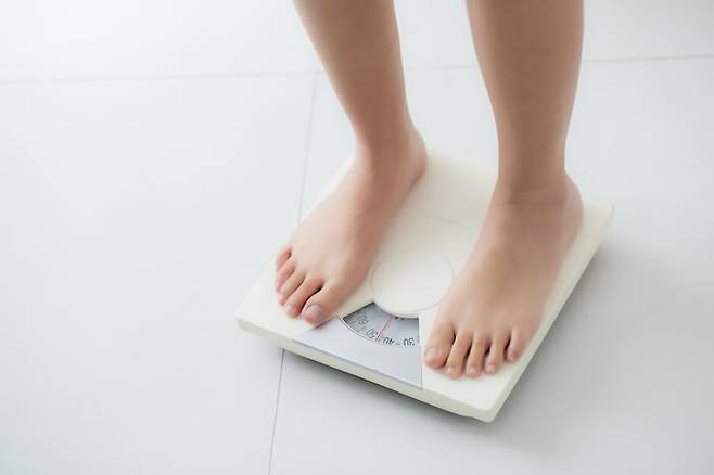 전 세계 비만 인구(체질량지수(BMI) 30kg/m² 이상)는 약 10억 명으로, 1990년 이후 두배로 늘었다. 비만뿐 아니라 과체중까지 포함했을 때 인구수로 세계 1~3위는 중국, 인도, 미국 순이다. 게티이미지