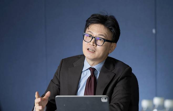 한동훈 전 국민의힘 대표가 8일 중앙SUNDAY와의 인터뷰에서 “정치적·정책적 면에서 나보다 더 보수적인 사람은 없다”고 말했다. 김상선 기자