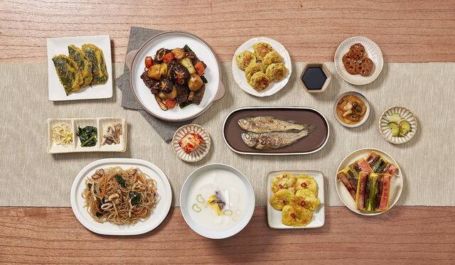 채소나 나물을 먼저 먹고 단백질, 탄수화물 순으로 먹으면 혈당 상승을 막을 수 있다. 클립아트코리아