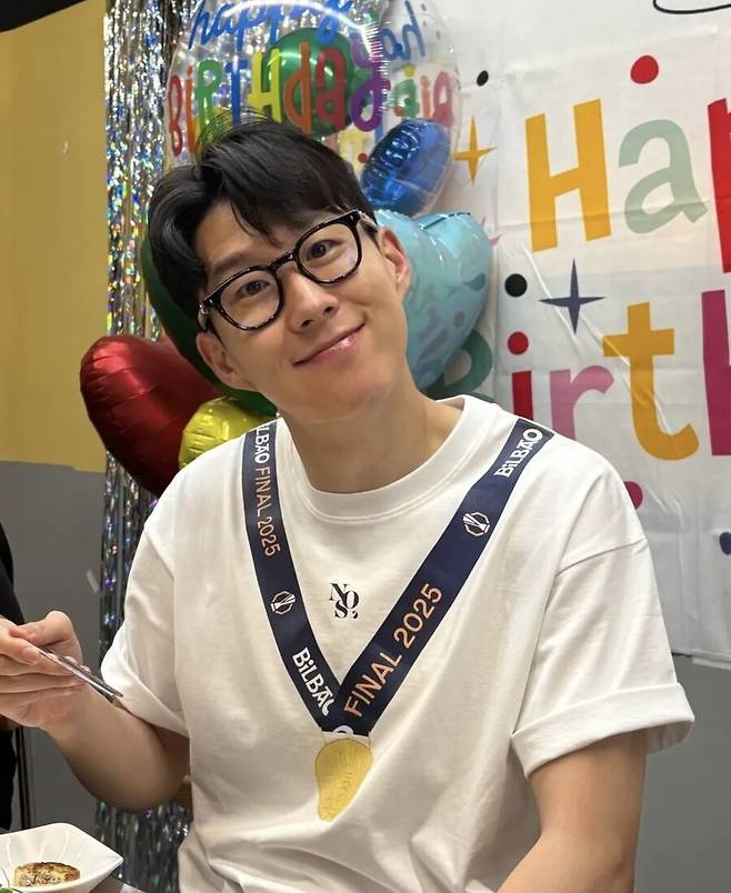 ▲ 손흥민의 행선지는 토트넘이 아닌 북중미 챔피언스컵 정상을 향한 미국행이었다. 미국 메이저리그사커(MLS) LAFC의 새로운 상징으로 자리 잡은 손흥민은 9일 인천국제공항을 통해 결전지 로스앤젤레스로 출국하며 본격적인 시즌 준비에 돌입했다. ⓒ 손흥민 SNS