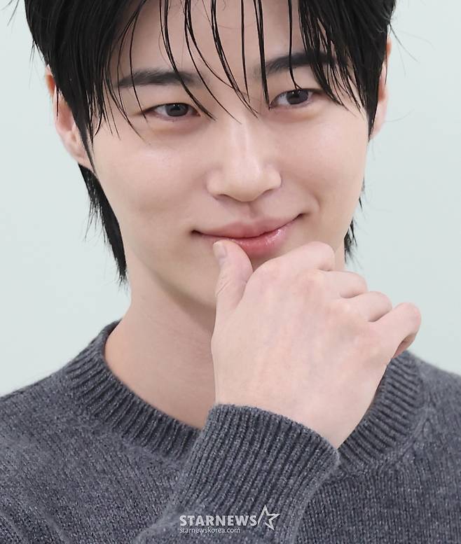 (서울=뉴스1) 권현진 기자 = 배우 변우석이 13일 오후 서울 성동구 성수동 모처에서 열린 한 뷰티브랜드 포토콜에 참석해 포즈를 취하고 있다. 2025.10.13/뉴스1  Copyright (C) 뉴스1. All rights reserved. 무단 전재 및 재배포,  AI학습 이용 금지. /사진=(서울=뉴스1) 권현진 기자