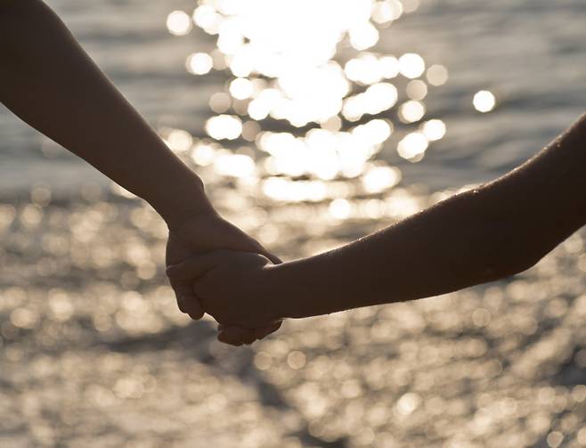 맘놓고 사랑하는 것도 힘겨운 시대다. [사진 | 게티이미지뱅크]