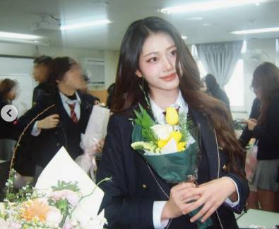 한림예고 졸업식서 원지민. 사진 | 원지민 SNS