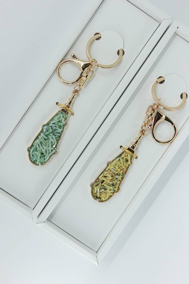 만원권과 오만원권 화폐부산물로 제작된 화폐굿즈 ‘도깨비방망이 돈키링’ 세트제품 [조폐공사 제공]