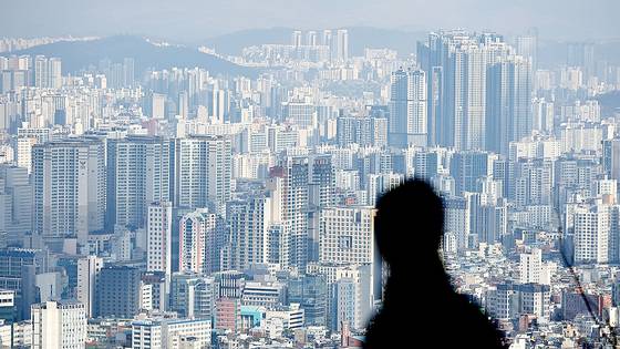 지난달 14일 서울 남산에서 바라본 서울 시내 아파트 단지 모습. 김종호 기자