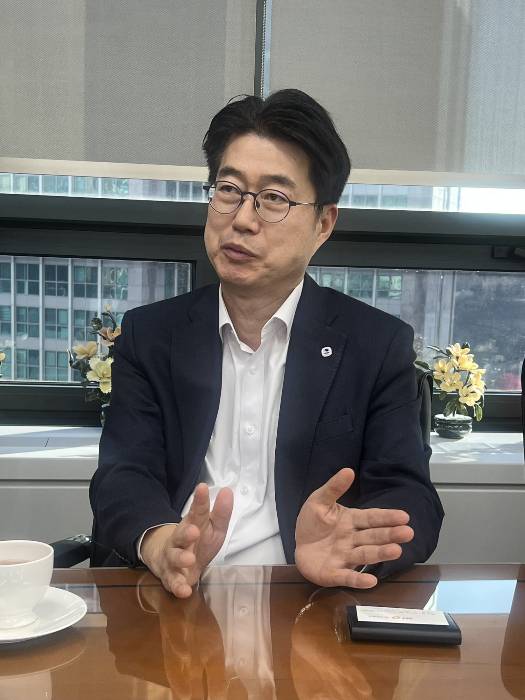성시천 우리은행부행장(경영기획그룹장, CFO)이 7일 머니투데이와 인터뷰를 하고 있다. /사진=박소연 기자