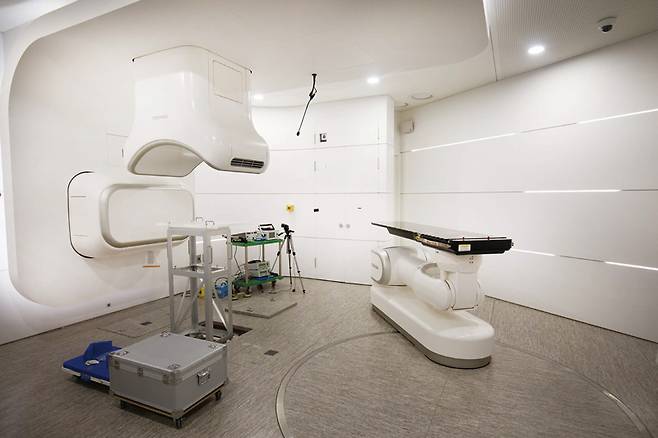 방사선치료는 양성자나 중입자 등 입자 방사선을 활용하는 방향으로 진화하고 있다. 사진은 세브란스병원이 치료에 사용하는 중입자 치료기 ⓒ시사저널 이종현