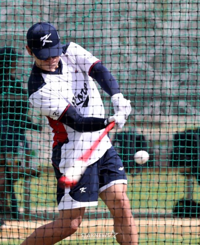 김도영이 10일 사이판 WBC 1차 캠프 훈련 첫날 타격 훈련을 하고 있다. /사진=강영조 선임기자