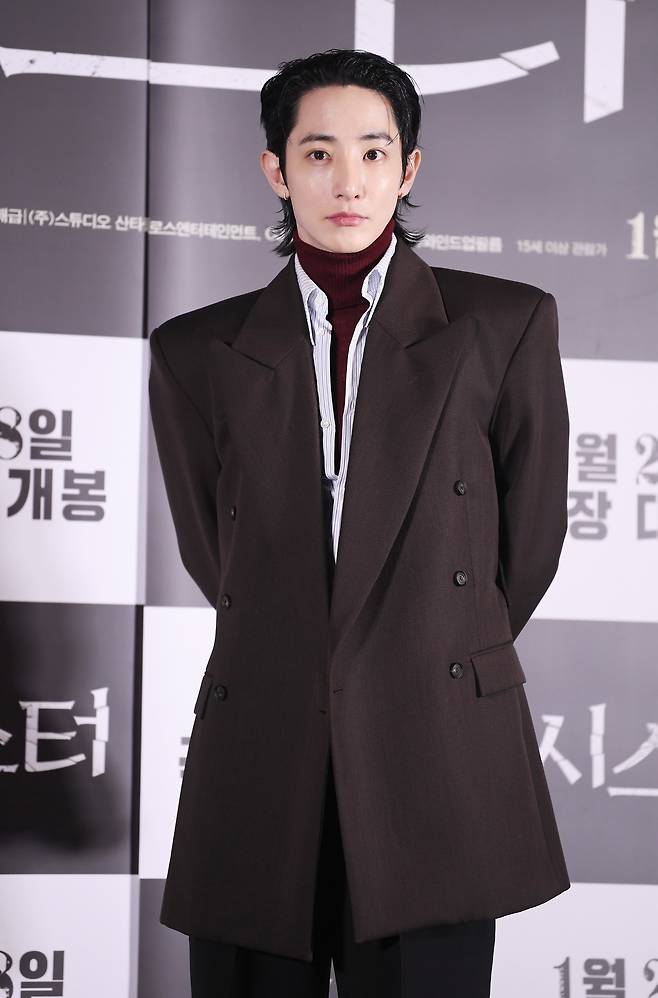 영화 '시스터' 시사회가 12일 오후 서울 CGV용산아이파크몰에서 열렸다. 배우 이수혁이 포즈 취하고 있다. /스포츠조선