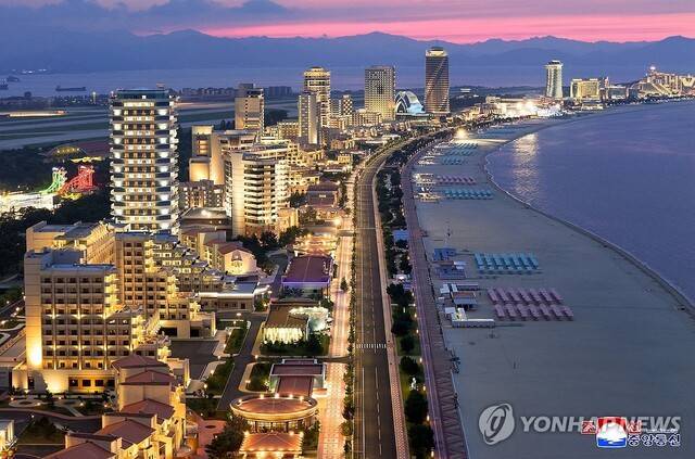 ▲ 북한의 대형 해변 리조트 단지인 강원도 원산 갈마 해안관광지구가 준공됐다. 조선중앙통신은 지난해 6월 26일 김정은 국무위원장이 참석한 가운데 “원산갈마해안관광지구 준공식이 24일에 성대히 진행됐다”고 보도했다