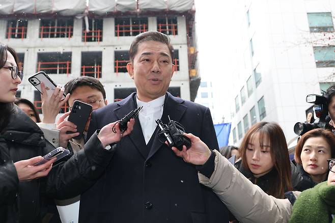 김병기 더불어민주당 의원이 12일 서울 여의도 당사에서 열린 윤리심판원 회의에 출석하고 있다. 한수빈 기자