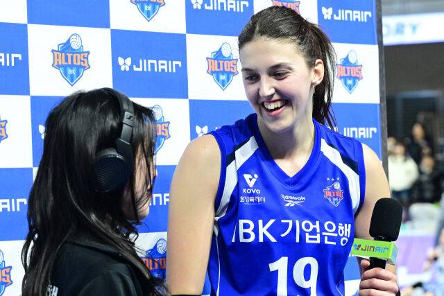 시즌 개인 최다 득점을 기록한 빅토리아가 활짝 웃고 있다./ 한국배구연맹(KOVO)