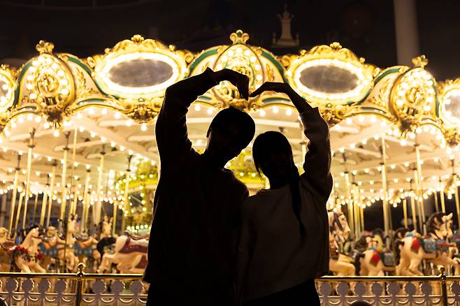 롯데월드 포에버 모먼츠 온 화이트데이 (미리 연출한 이미지)