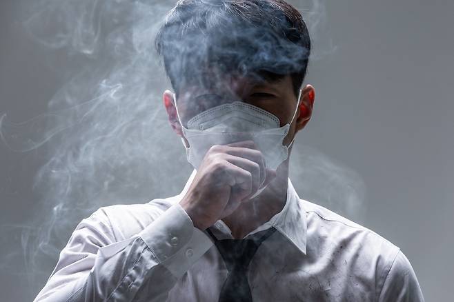 만성 폐쇄성 폐질환의 가장 중요한 발병 원인은 흡연이다. 간접흡연도 안심할 수 없다.&nbsp;게티이미지뱅크