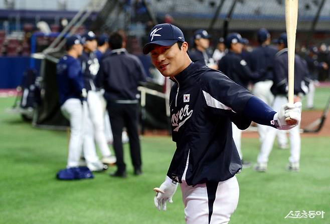 대표팀은 MLB에서 뛰고 있는 김하성(사진) 등을 활용해 2026 WBC서 역대급 내야진을 구축하려 한다. 사진은 2023 WBC 당시 김하성. 스포츠동아DB