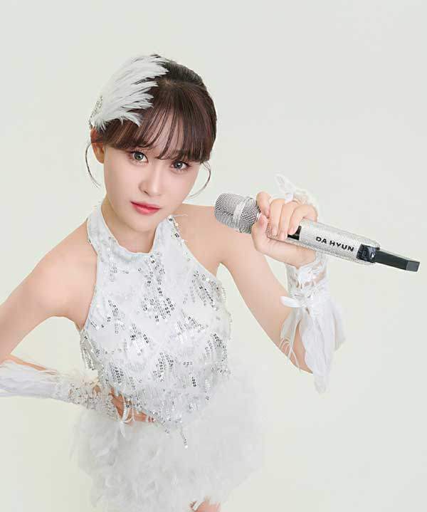 ▲ 1월 16일 세번째 정규앨범 '까만 백조'를 발표하는 김다현. 제공|㈜현컴퍼니