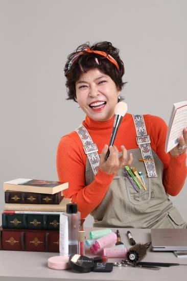 조혜련이 연극 '리타 길들이기'에 출연한다.