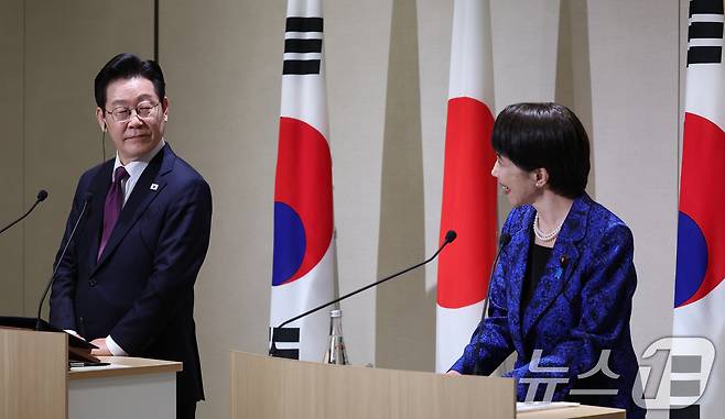 이재명 대통령과 다카이치 사나에 일본 총리가 13일 일본 나라현 회담장에서 공동언론발표를 하고 있다. 2026.1.13/뉴스1 ⓒ News1 이재명 기자