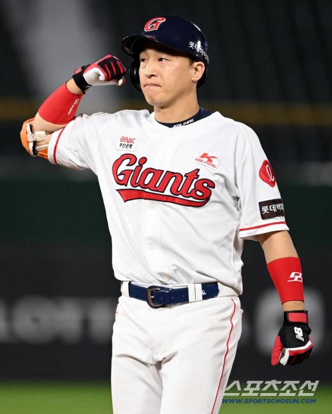 만약 손아섭이 롯데맨으로 남았었더라면...FA 미아 위기는, 다른 세상 얘기였을까