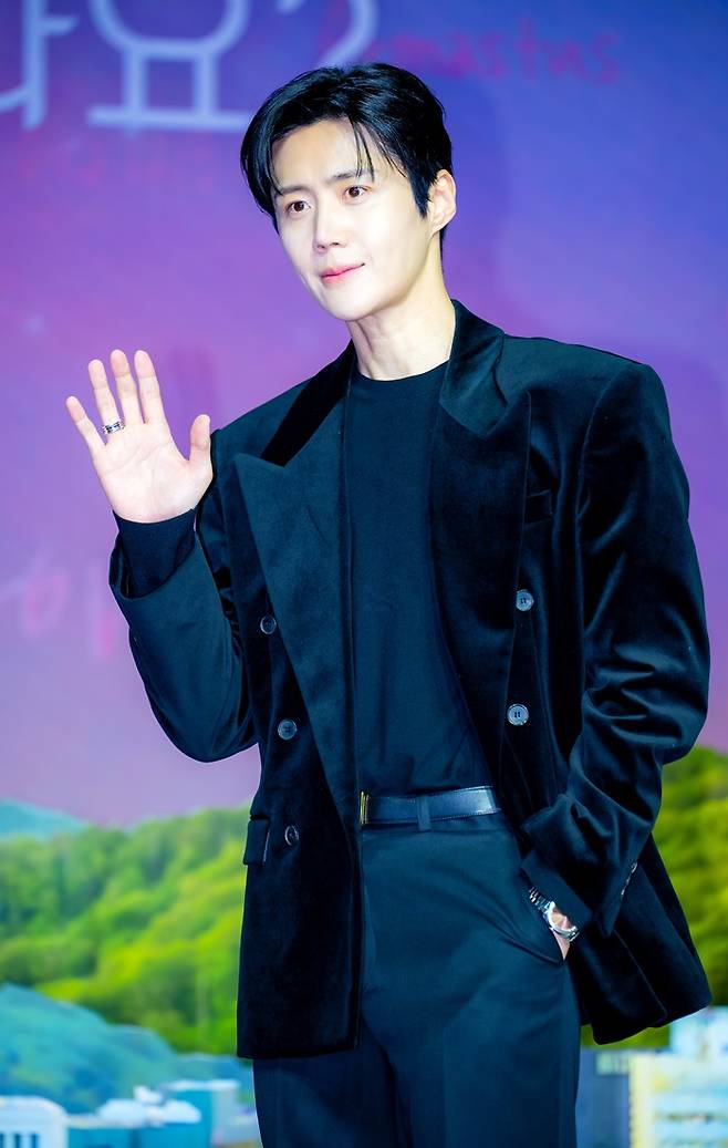 [Y현장] '이사통' 김선호 다중언어 통역사 역할, 4개월 공부하고 반복 연습