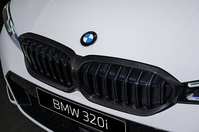 BMW 320i M 스포츠 M 퍼포먼스 파츠 에디션