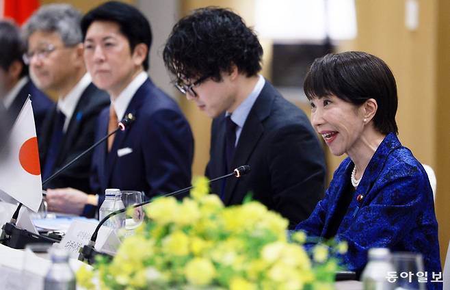 다카이치 사나에 일본 총리가 13일 일본 나라현 회담장에서 열린 이재명 대통령과의 확대정상회담에서 모두발언을 하고 있다. 송은석 기자 silverstone@donga.com