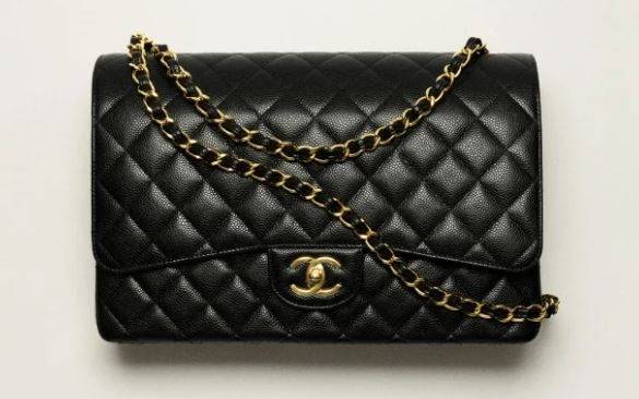 ▲ 샤넬 클래식 맥시 핸드백 [샤넬 제공]