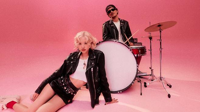 Rose of Blackpink and Bruno Mars (The Black Label)