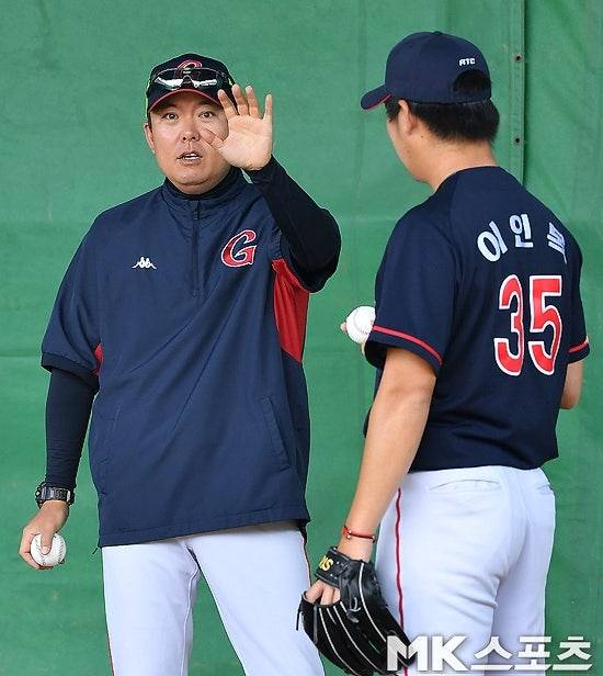 프랜차이즈 스타가 떠났다...주형광 코치, 롯데 떠나 kt로