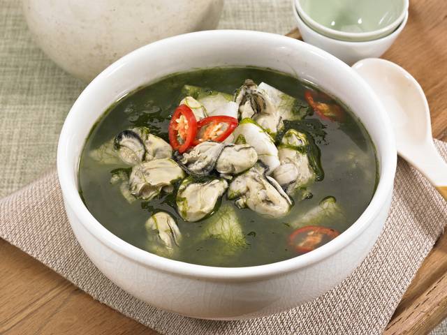 굴국밥은 겨울철에 우리나라 사람들이 흔히 먹는 음식인데, 유럽과 미국에선 특별한 미식이다.  게티이미지뱅크