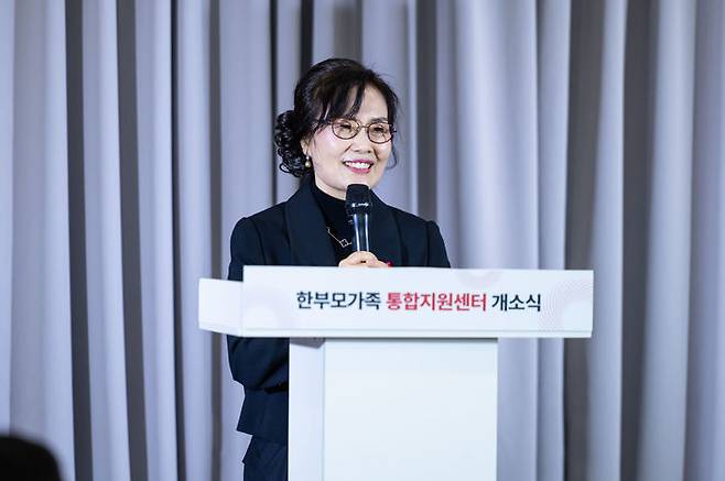 13일 ‘한부모가족 통합지원센터’ 개소식에서 격려사를 하는 애터미 도경희 부회장. (사진=애터미) *재판매 및 DB 금지