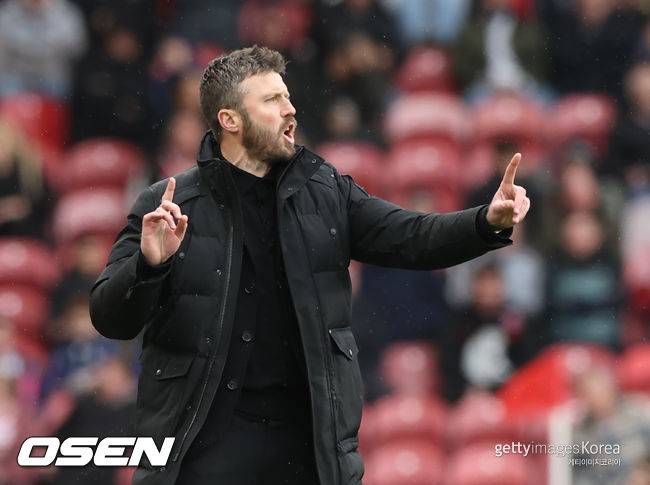 '솔샤르보다 앞서 있다' 마이클 캐릭, 맨유 감독직 부임 앞두고 BBC 숫자와 공간 읽는 감독 평가