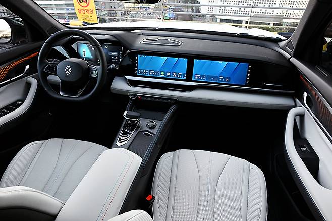 르노코리아 그랑 콜레오스 하이브리드 E-테크 에스프리 알핀. 사진: 김학수 기자