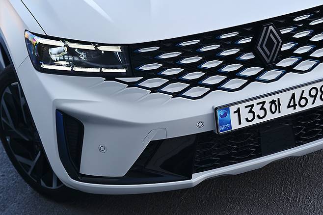 르노코리아 그랑 콜레오스 하이브리드 E-테크 에스프리 알핀. 사진: 김학수 기자