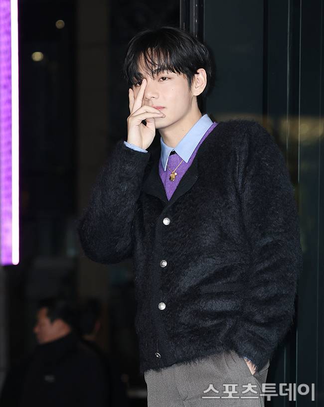 방탄소년단 뷔, 한국 남자 연예인 최초 '신기록'…SNS 7000만 돌파