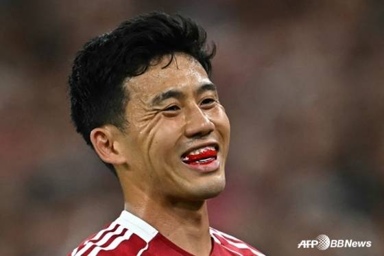 '월드컵 코앞인데' 日 큰일났다... 주장은 리버풀서 만년 벤치→감독도 버렸다 부상 회복했어도 힘들어