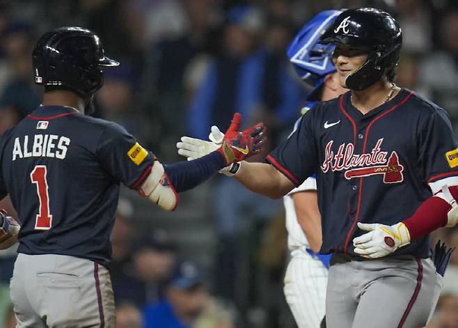 ◇주전 유격수 고민을 풀지 못하고 있는 애틀랜타 브레이브스가 올 시즌 김하성과 연장 계약에 나서야 한다는 주장이 나와 관심이 쏠린다. AP연합뉴스