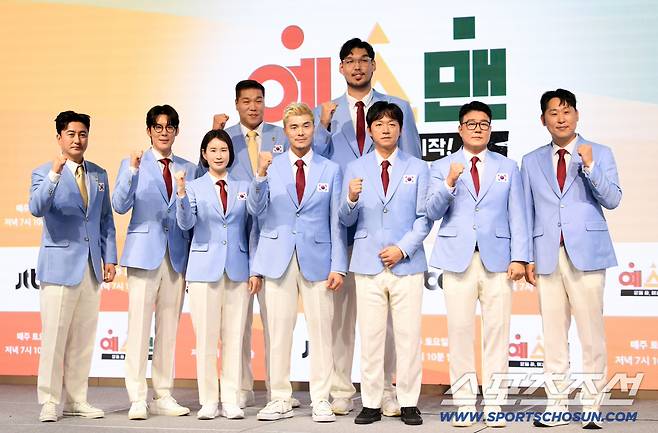 JTBC 신규 예능 '예스맨' 제작발표회가 14일 서울 여의도 페어몬트 앰배서더에서 열렸다. 서장훈, 안정환, 기보배, 박태환, 이형택, 하승진, 윤석민, 김영광이 포토타임을 갖고 있다. 여의도=박재만 기자 pjm@sportschosun.com/2026.01.14/