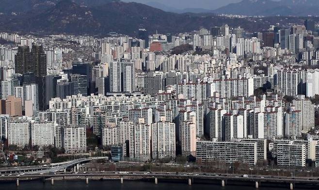 서울 영등포구 63스퀘어에서 바라본 서울 아파트 모습. 김현민 기자