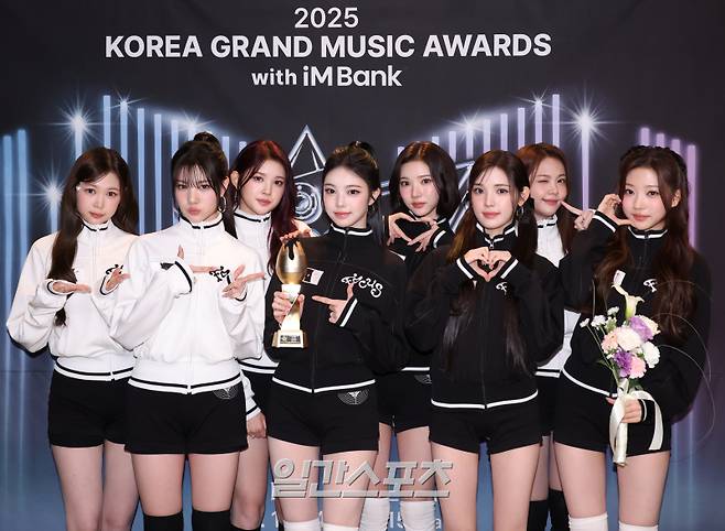 [단독] 신인상 휩쓴 하츠투하츠, 2월 말 컴백