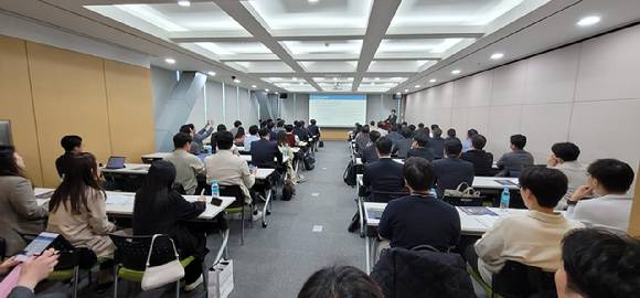 한국프랜차이즈산업협회가 법무법인 태평양과 개최한 차액가맹금 소송 대응 방안 설명회 현장. [사진=한국프랜차이즈산업협회]