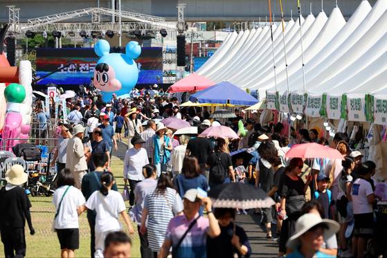 인천시 남동구가 주최하는 소래포구축제. 연합뉴스