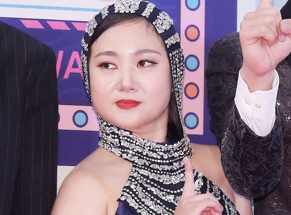 박나래 전 매니저, 경찰 조사 직후 '미국행'… SNS 근황 업로드도, 왜?