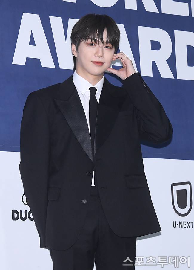 강다니엘, 2월 9일 육군 현역 입대 [공식]