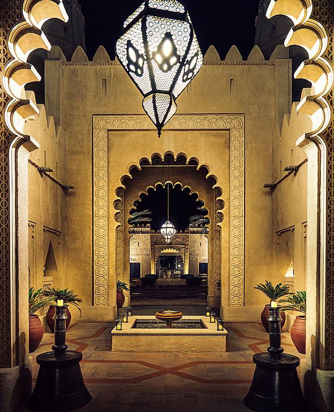 이곳을 궁전처럼 착각하게 만드는 무수한 호텔의 디테일